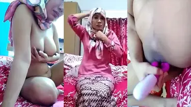 Bokep Jilbab Ukhty Montok Colmek Di Kamar 2026 poster