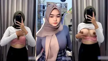 Jilbab Tiktoker Cantik Buka Pakaian poster