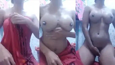 Mandi Bugil Cewek Toket Bulat Pamer Dada Indah poster