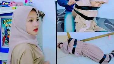 Salwa Gadis Jilbab Main Liar Outdoor poster